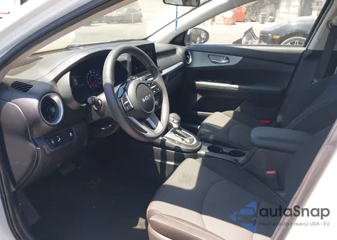 2023 Kia Forte Lxs z USA, uszkodzony, nr VIN 3KPF24AD7PE579809